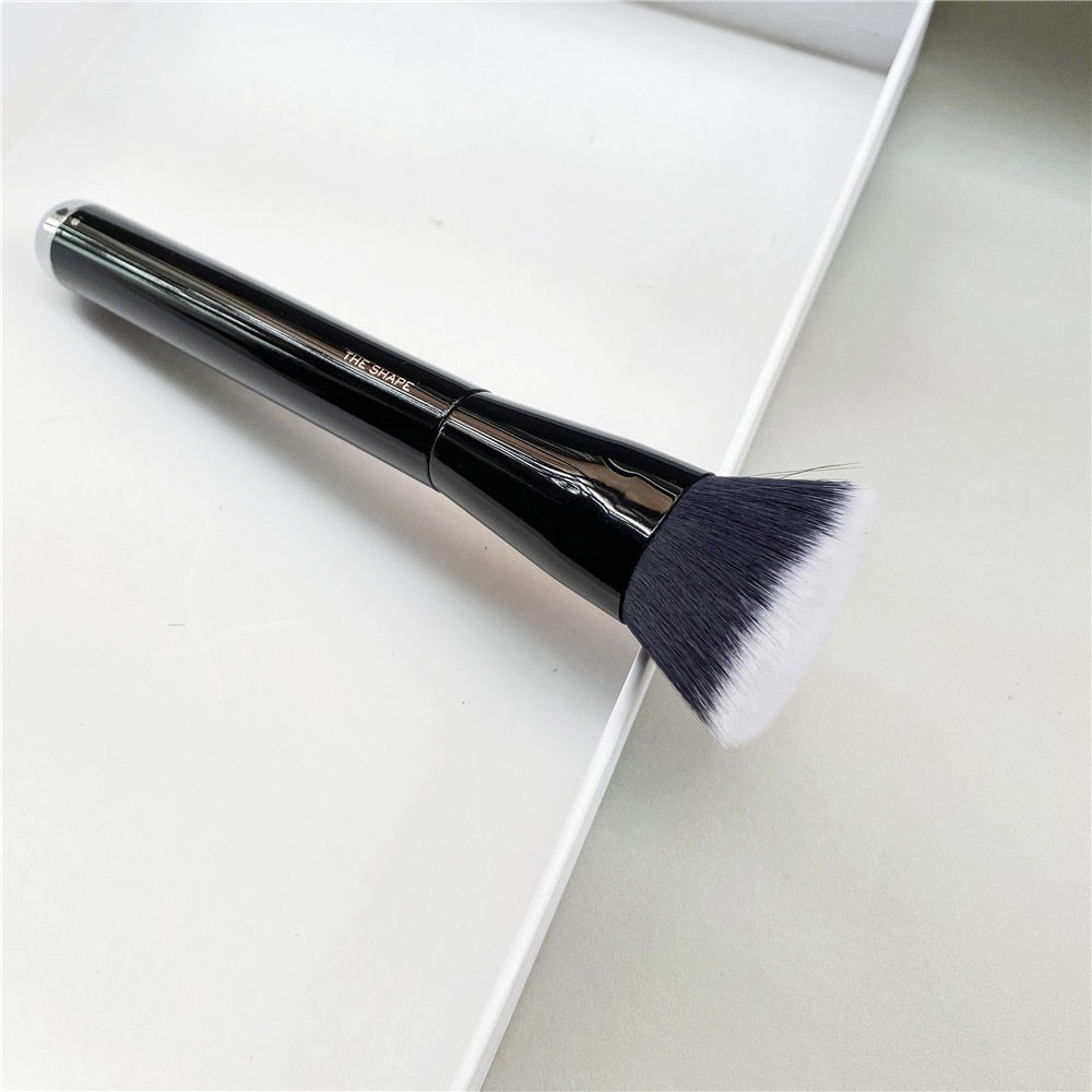 The Shape Contour and Blush Brush No.15