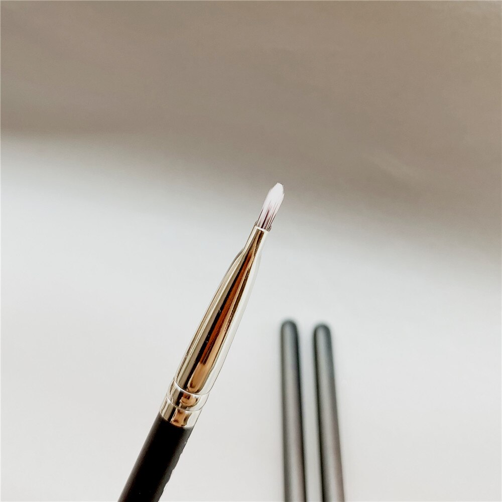 Small Shader Makeup Brush #231 Synthetic Eye Shadow Liner Lip Detailed Concealer Beauty Cosmetics Tools