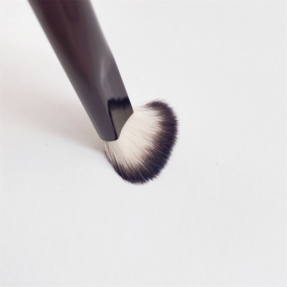 Vanish Seamless Finish Concealer Brush