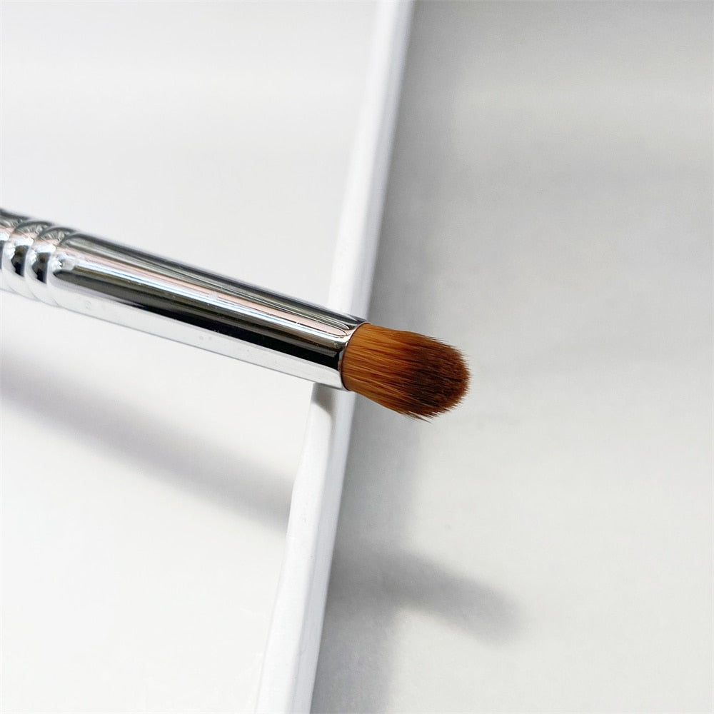 Domed Utility Makeup Brush E34