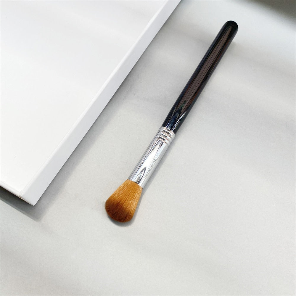 Extreme Structure Contour Makeup Brush F04