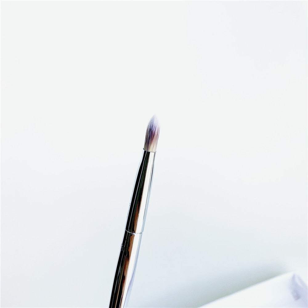 Essential Concealer Brush No.212