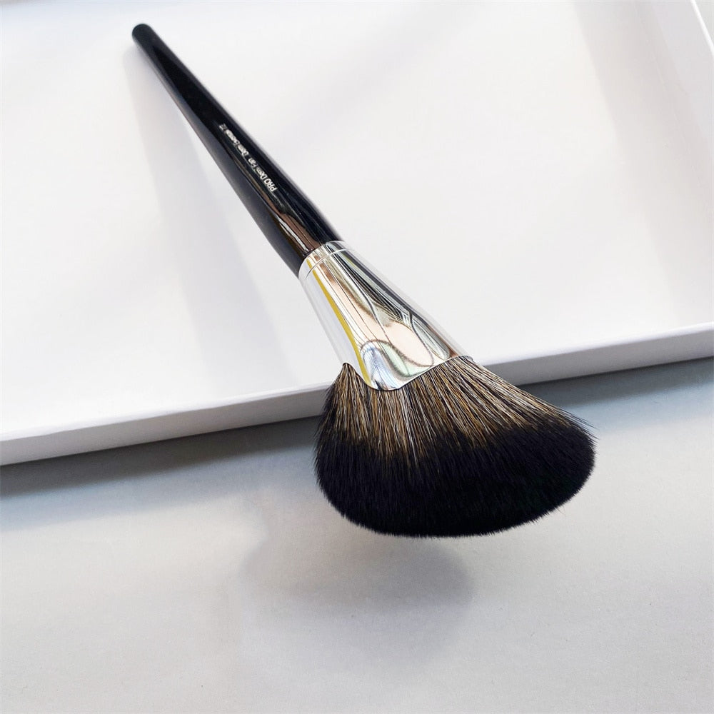 Pro Demi Fan Brush #72