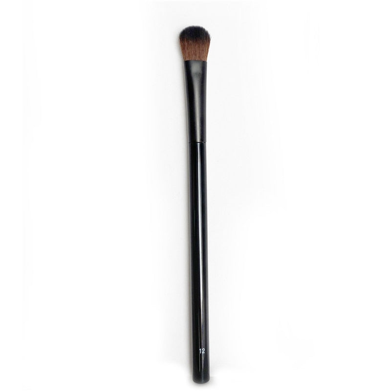 Pro All Over The Shadow Brush No.12