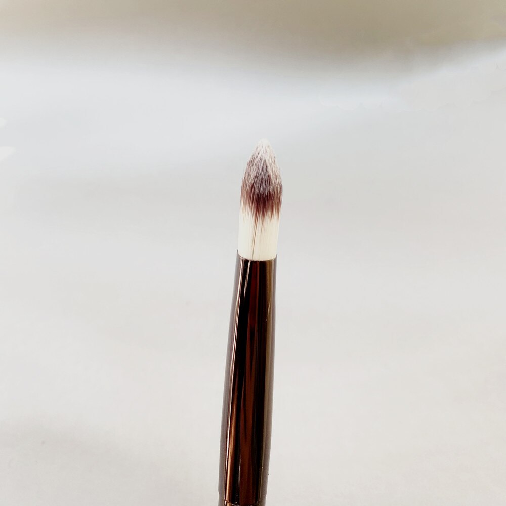 Large Concealer Brush No.8