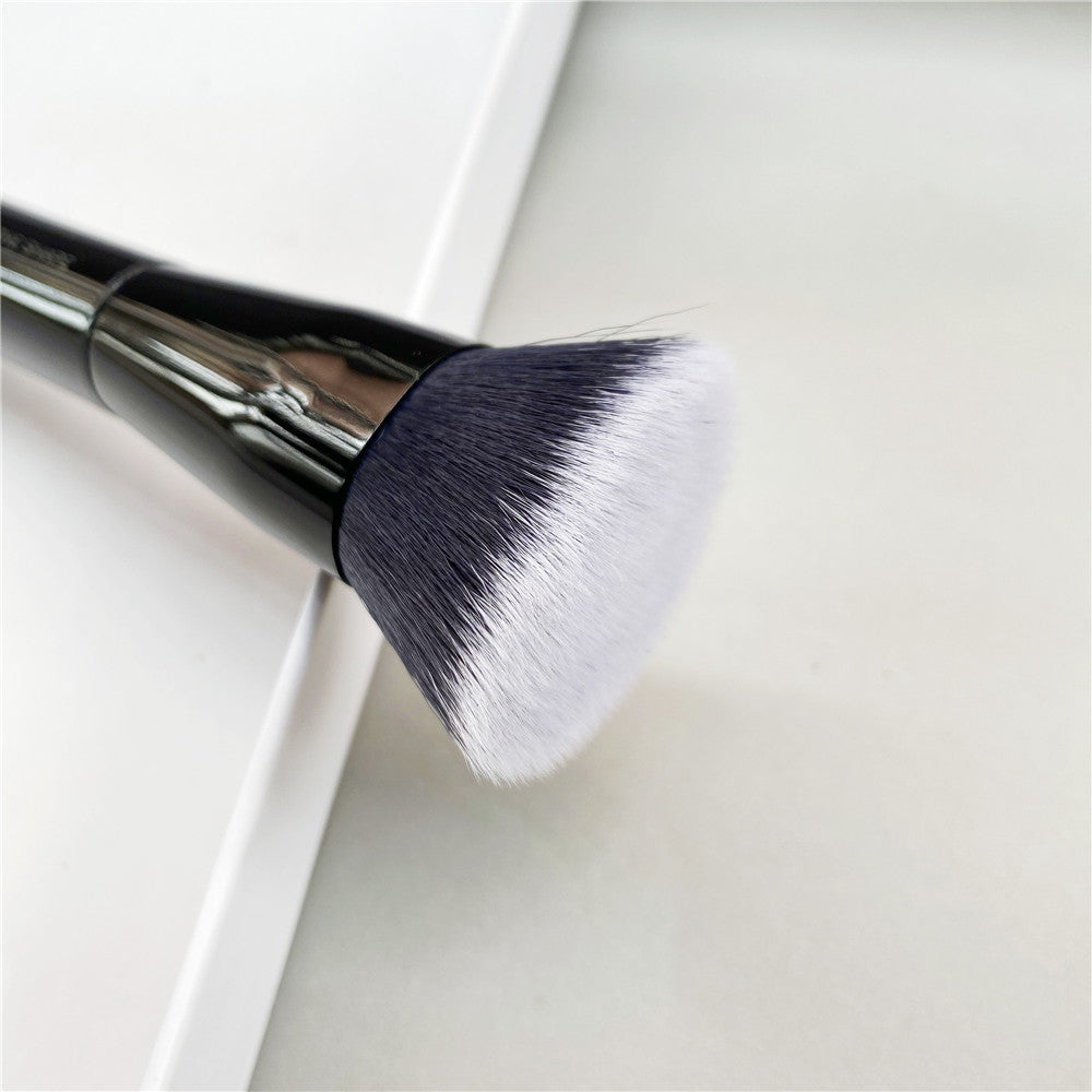 The Shape Contour and Blush Brush No.15