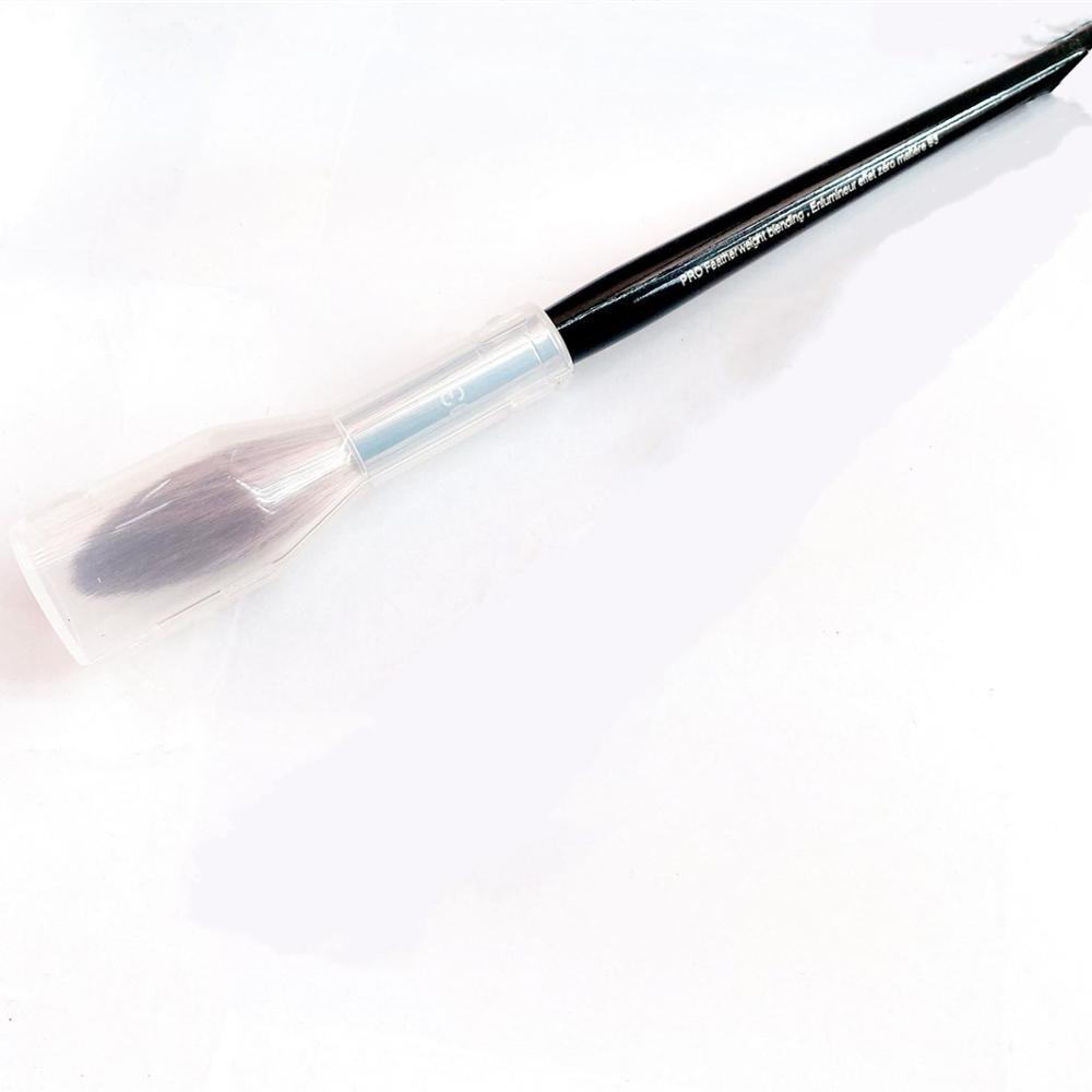 Professional Featherweight Blending Brush #93