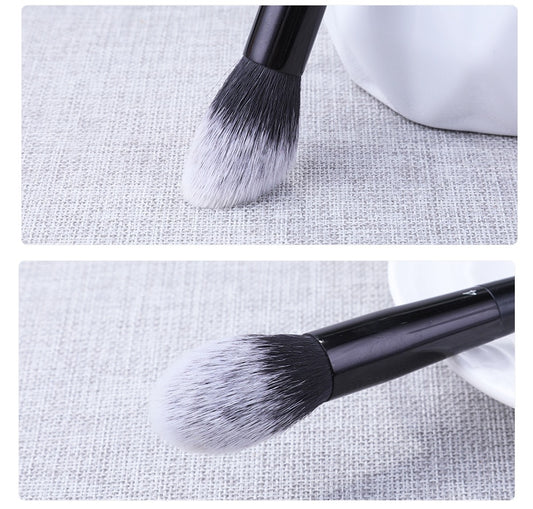 Powder Highlighter Brush Nº4