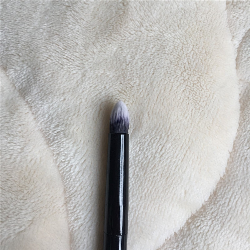 Double-Ended Eye Contour Makeup Brush