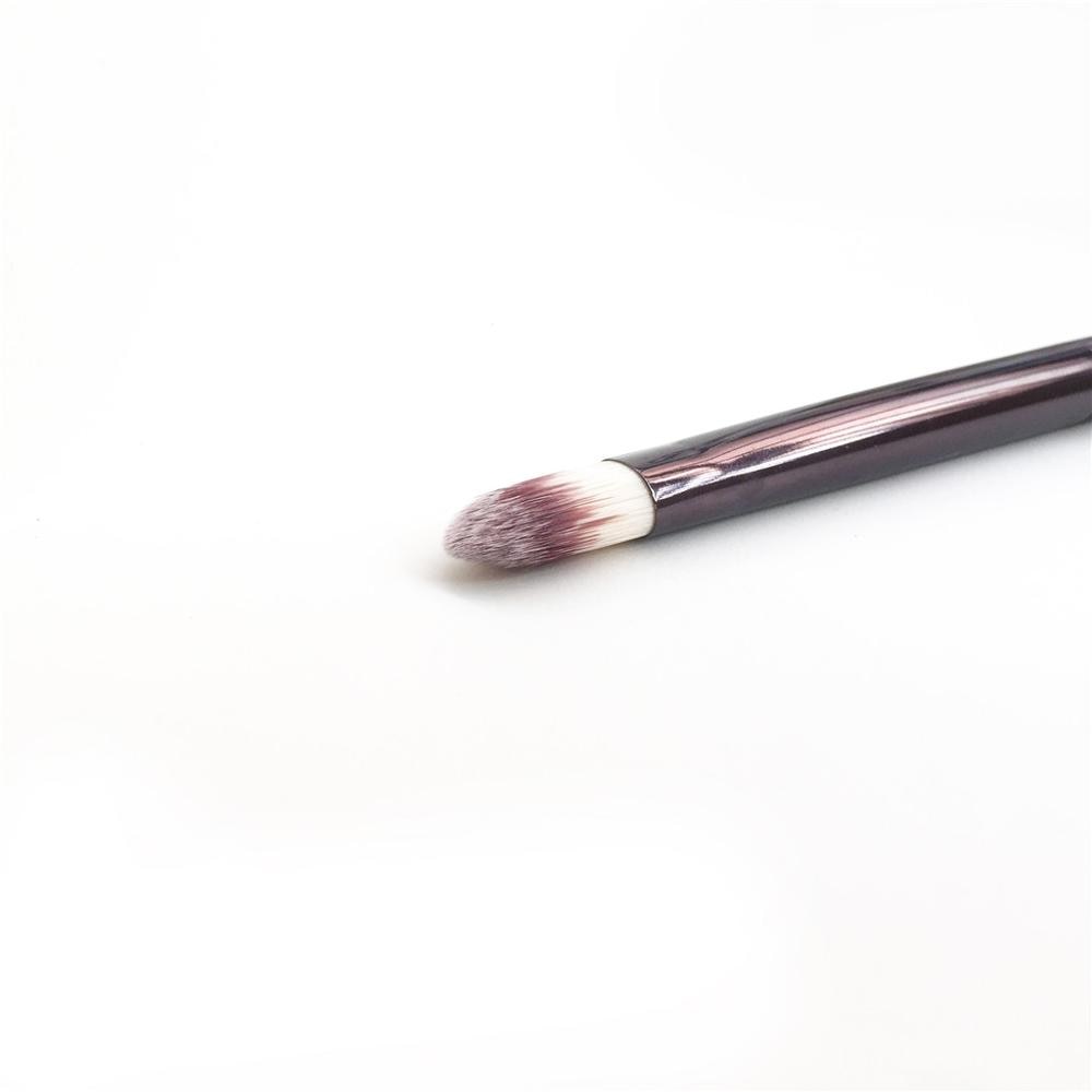 The Concealer Brush No.5