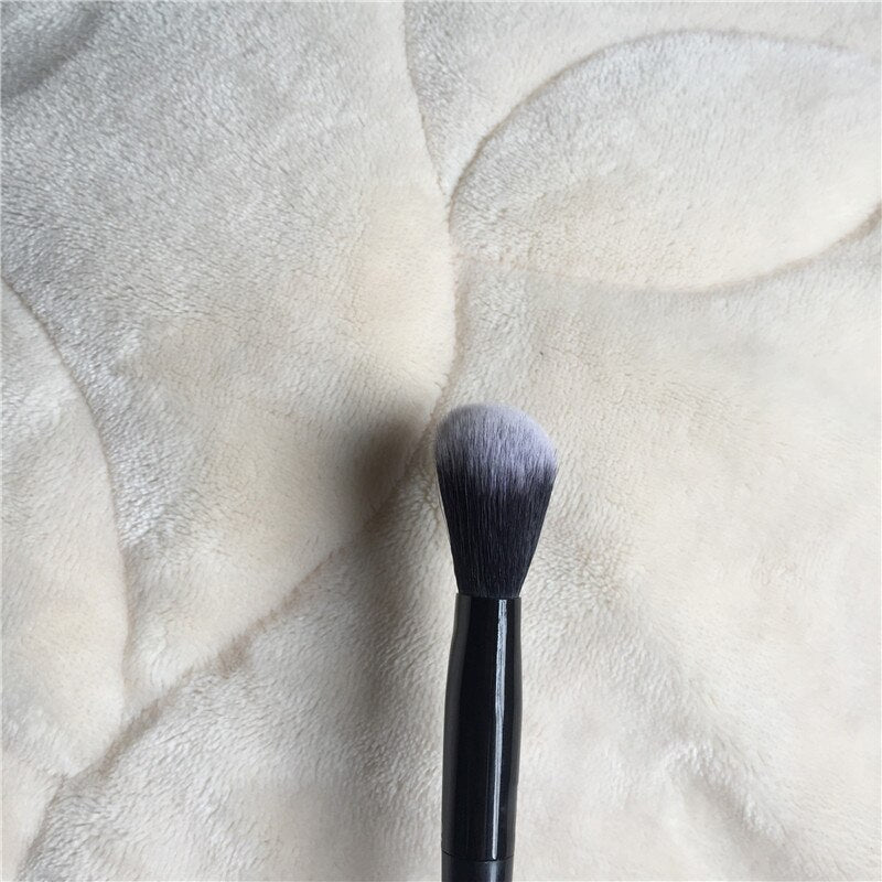 Angled Powder/Blush Contour Brush Nº2