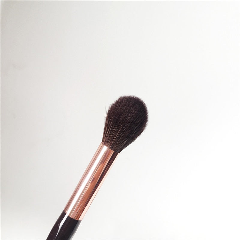 The Powder Sculpt Makeup Brush