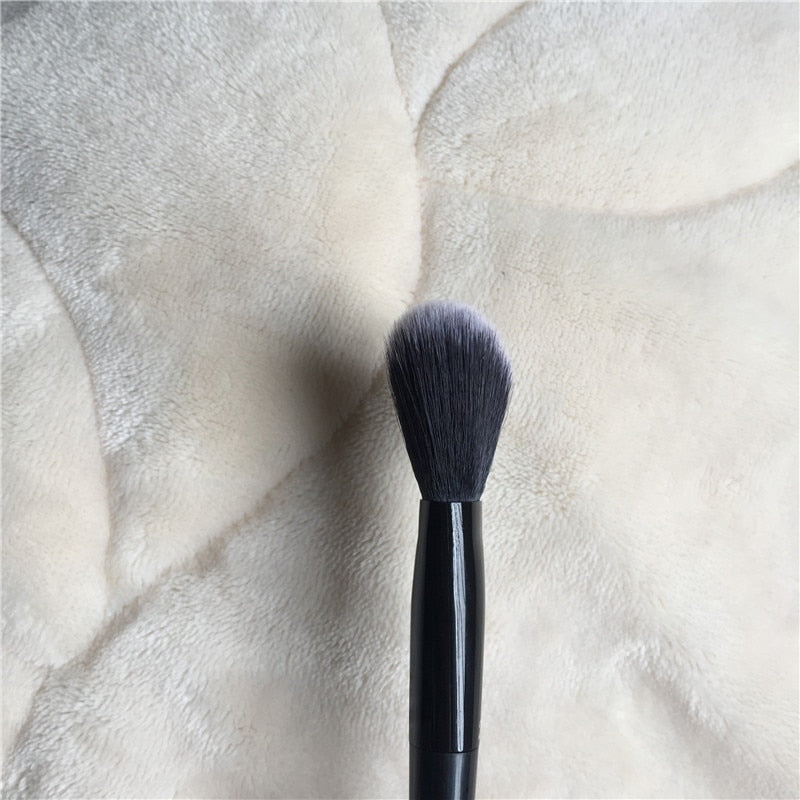 Angled Powder/Blush Contour Brush Nº2