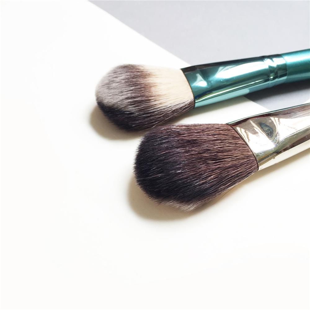 127 Blush Powder Brush