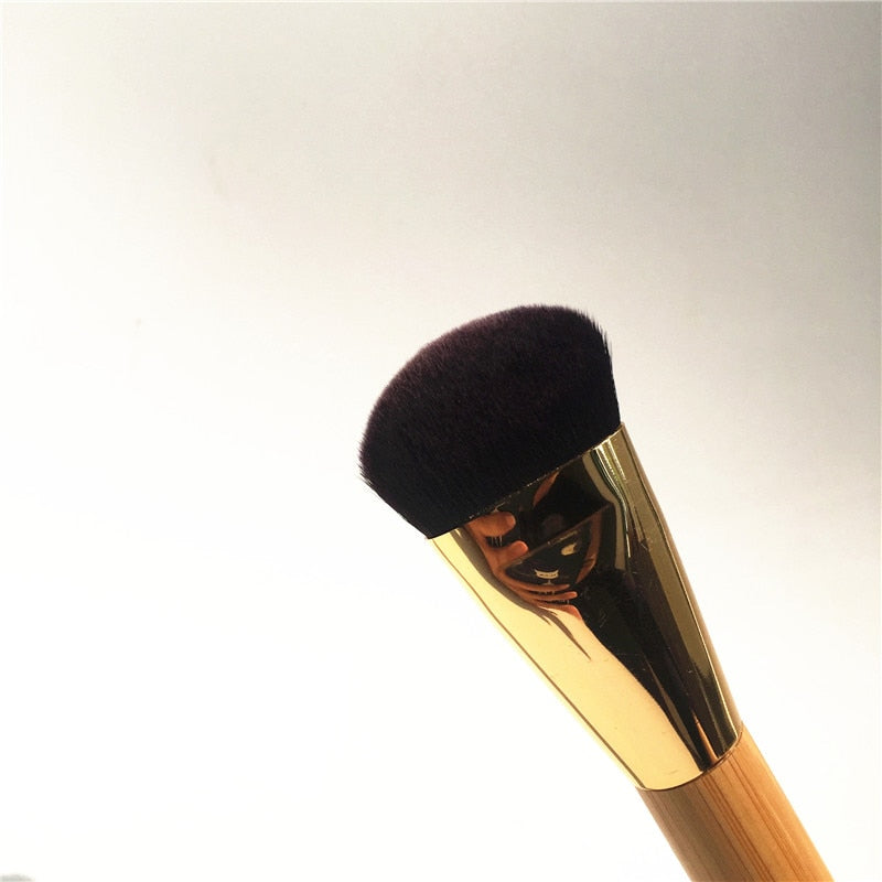 The Bamboo Balancing Foundation Brush