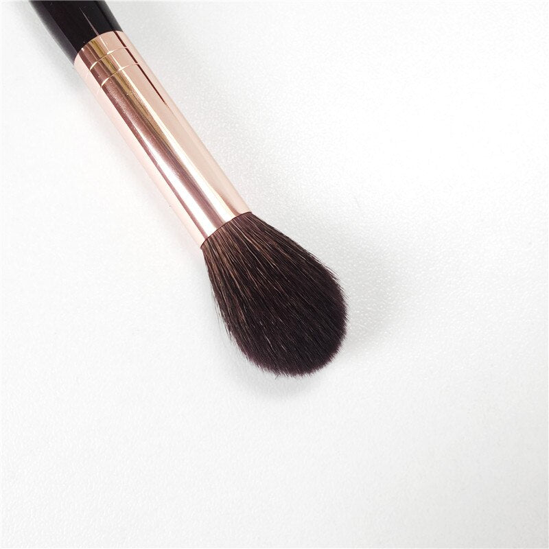 The Powder Sculpt Makeup Brush