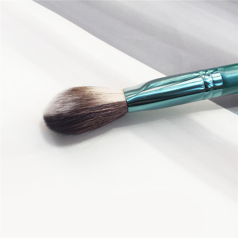 127 Blush Powder Brush