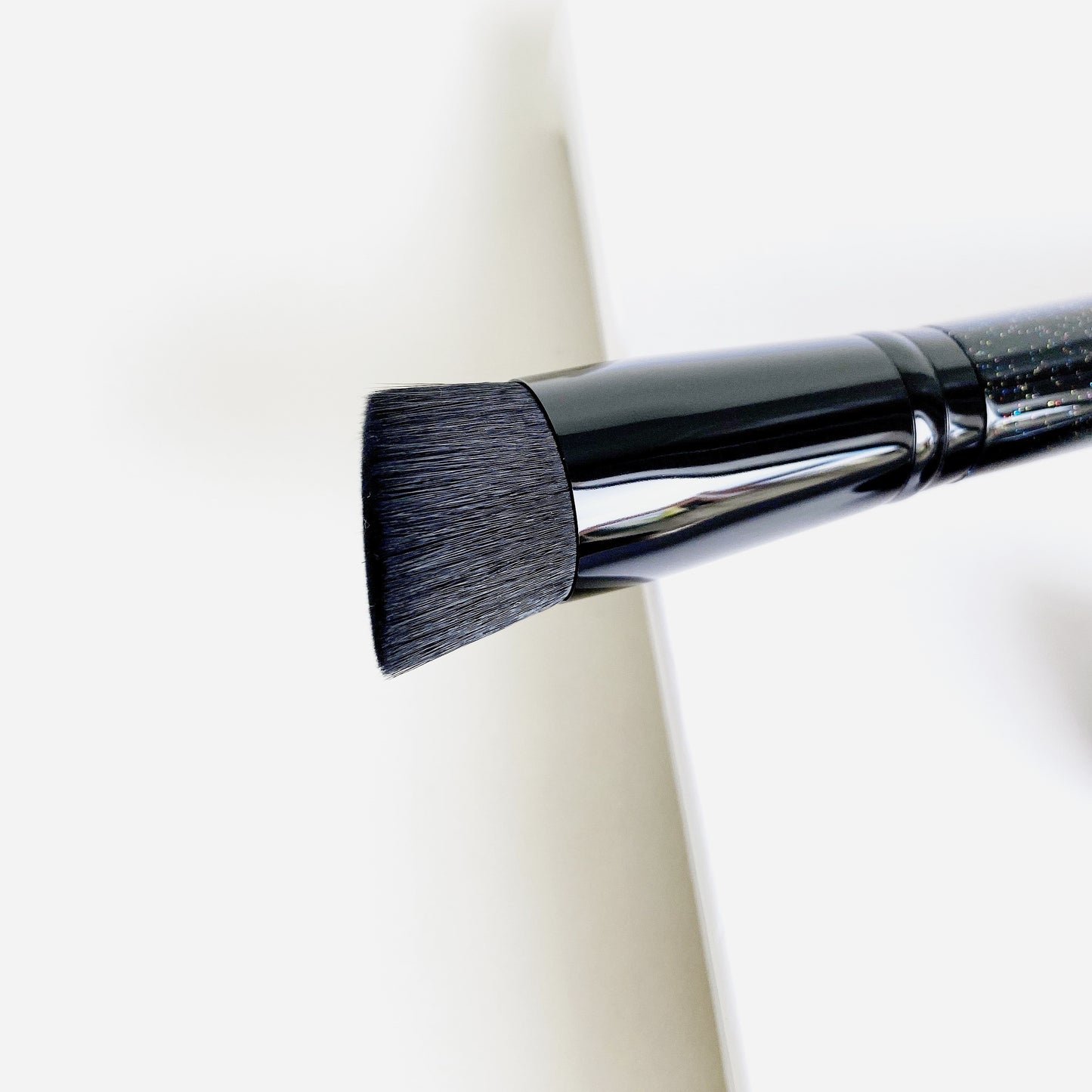 Slanted Flat Foundation Brush 272SES