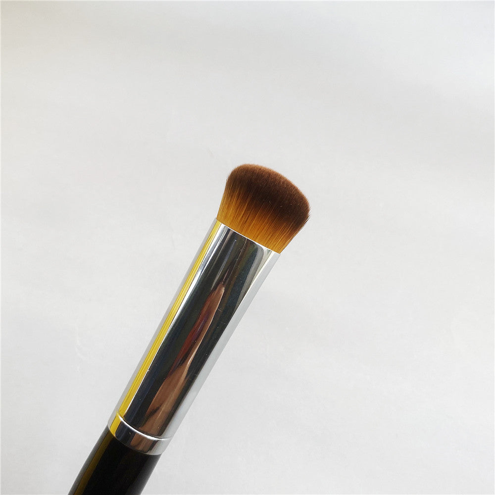 Pro Press full coverage Coomplexion brush Pro press Full coverage Precision brush