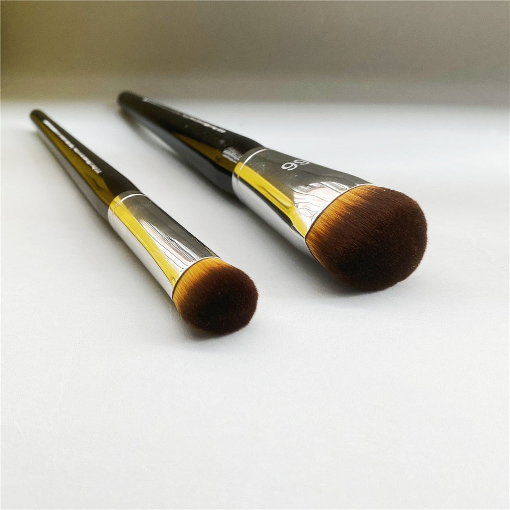 Pro Press full coverage Coomplexion brush Pro press Full coverage Precision brush