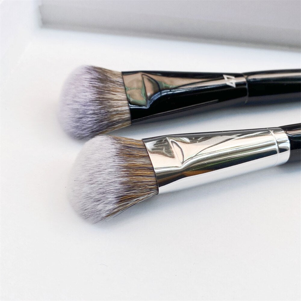 Pro Foundation Brush #47