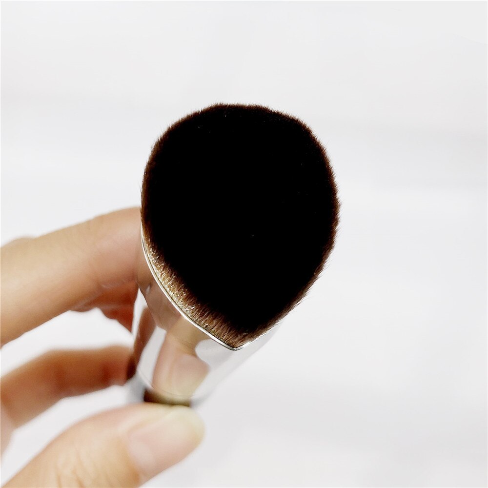 Pro Press Full Coverage Complexion Brush #66