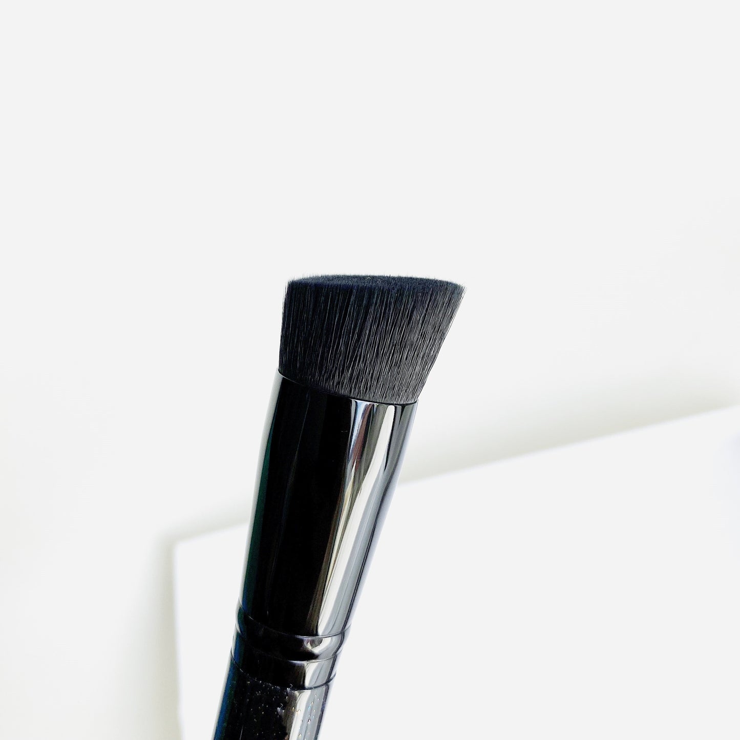 Slanted Flat Foundation Brush 272SES