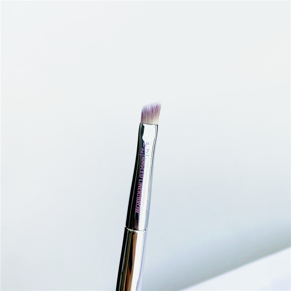 Angled Eyeliner/Brow Brush No. 217