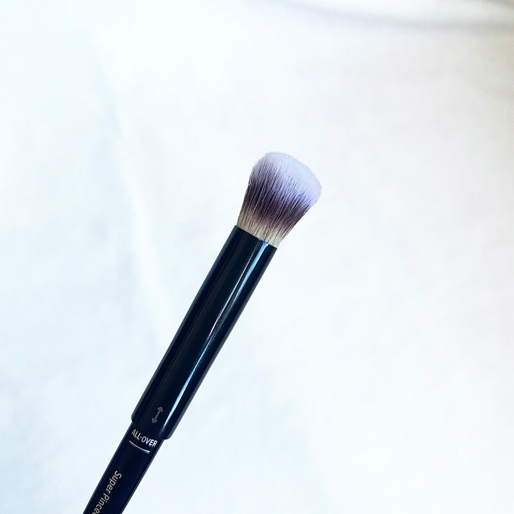 Superhero 4-in-1 Eye-Transforming Super Shadow and Liner Brush