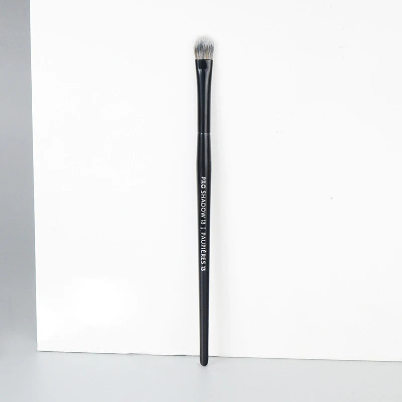 PRO Black Shadow Brush No. 13