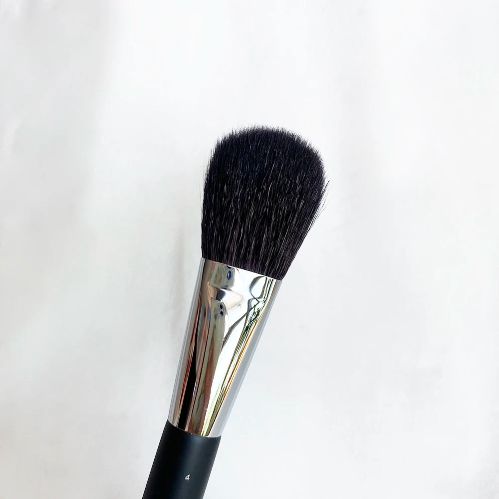 Pinceau Blush Brush No.4