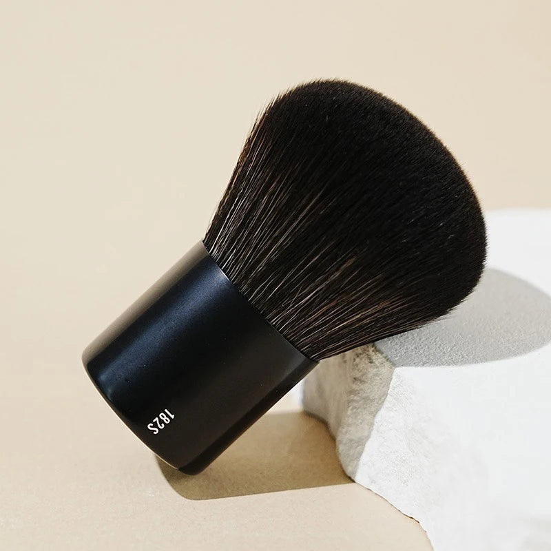 M182S Kabuki Buffer Brush