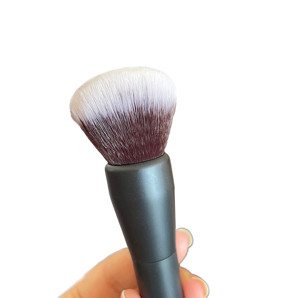 AIR BRUSH DUAL-ENDED FLAWLESS FOUNDATION BRUSH No.134