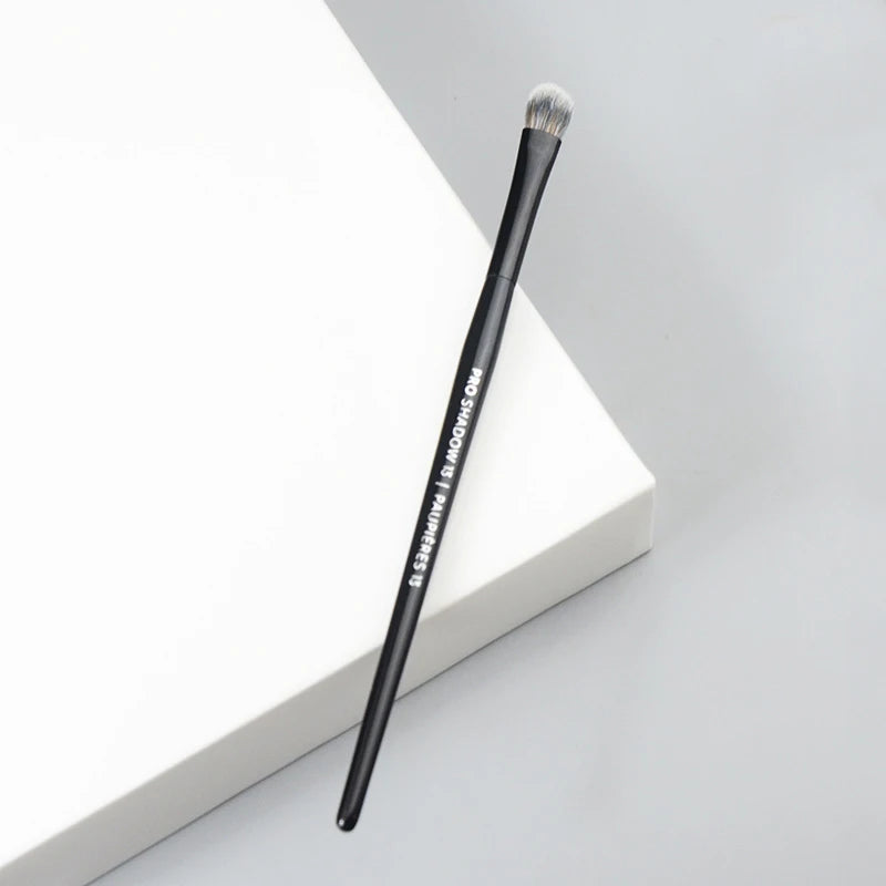 PRO Black Shadow Brush No. 13