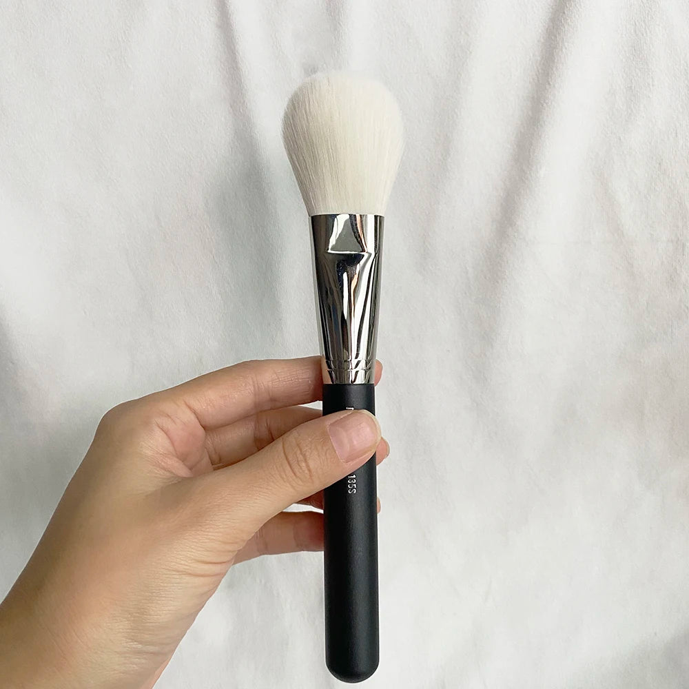 135s Large Flat Powder Brush