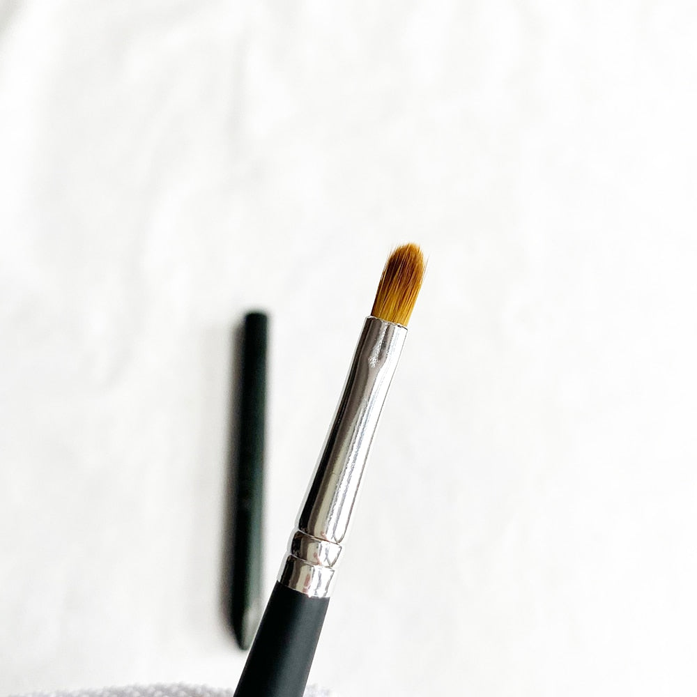 idBare Escentuals Brush Covered Lip Brush