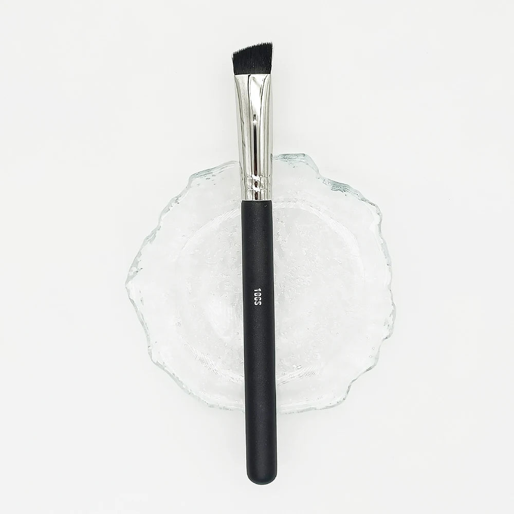 106S Triangular Concealer Brush