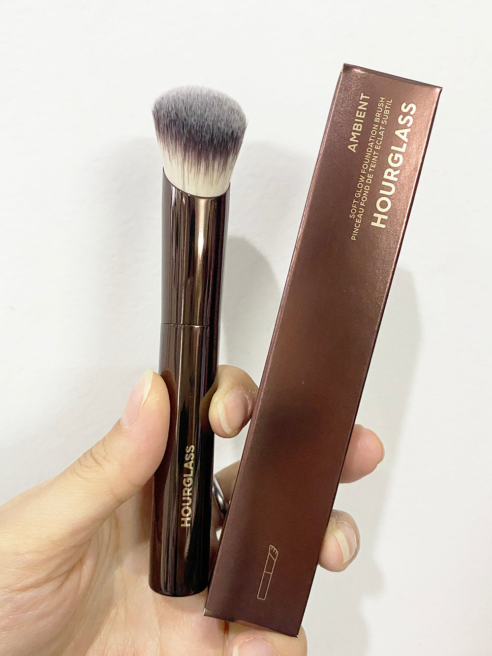 Ambient Soft Glow Foundation Brush