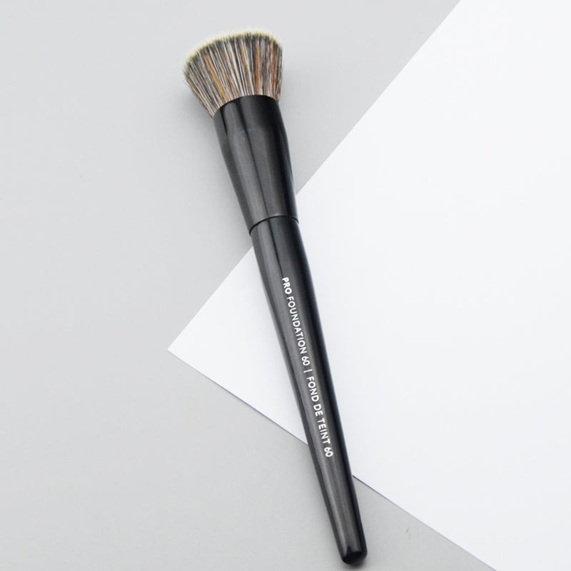 PRO FOUNDATION BRUSH N.60