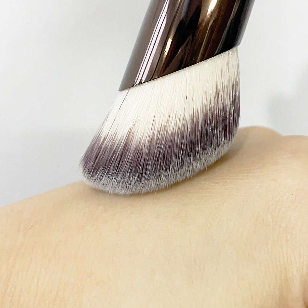 Ambient Soft Glow Foundation Brush