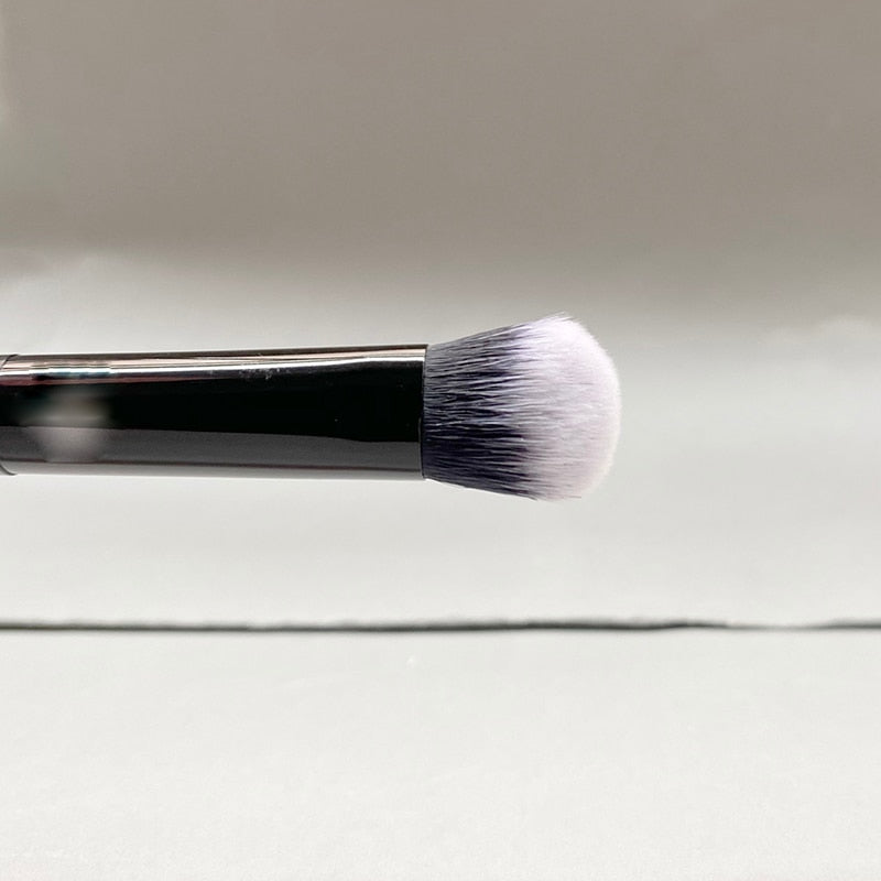 Angled Concealer Makeup Brush Nº35