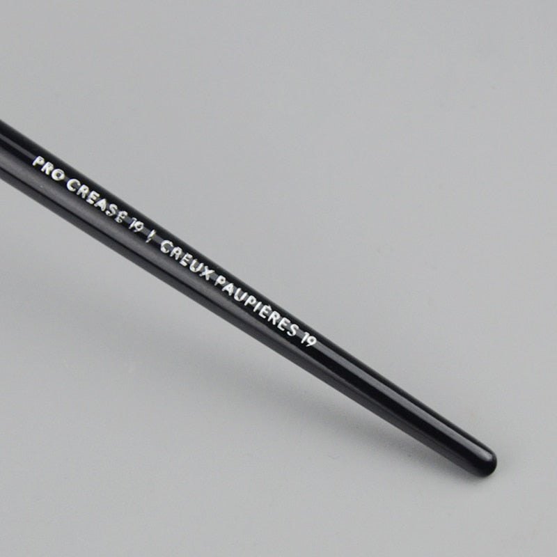 PRO CREASE BRUSH No.19