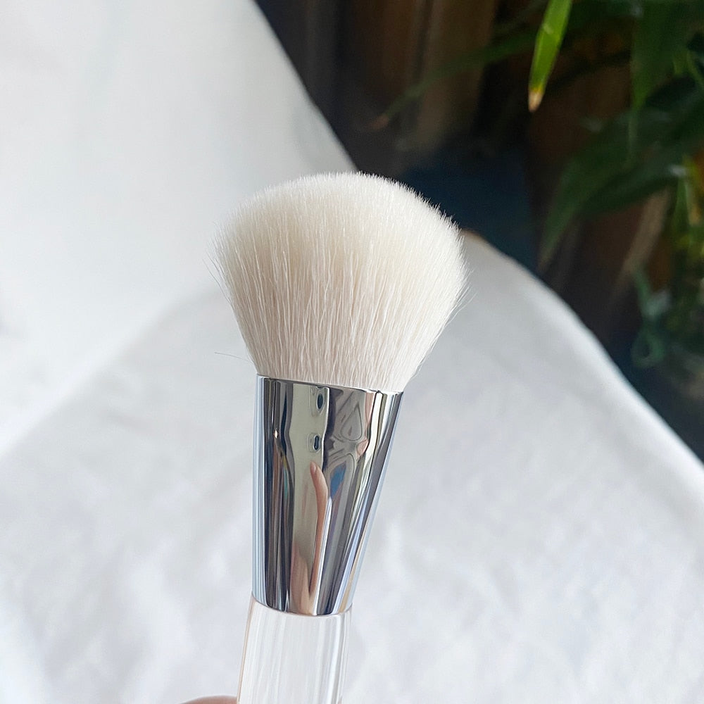 70 BRONZER/BLUSH BRUSH