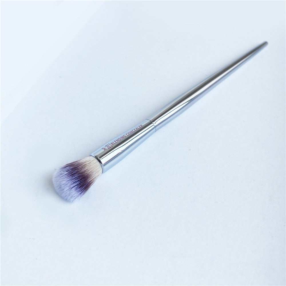 BLENDING CONCEALER BRUSH #203