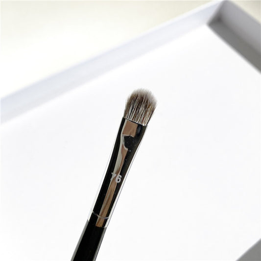 Pro Flat Concealer Brush #76