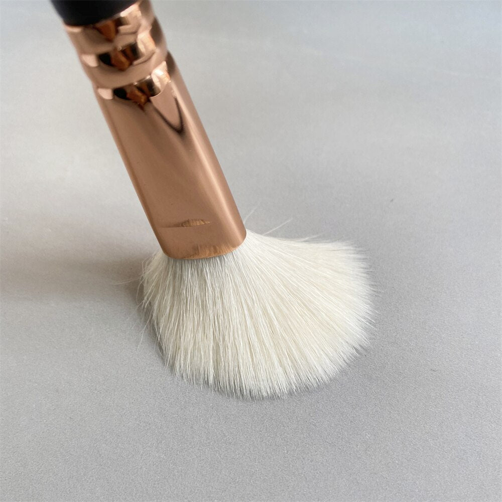 127 Luxe Sheer Cheek Makeup Brush