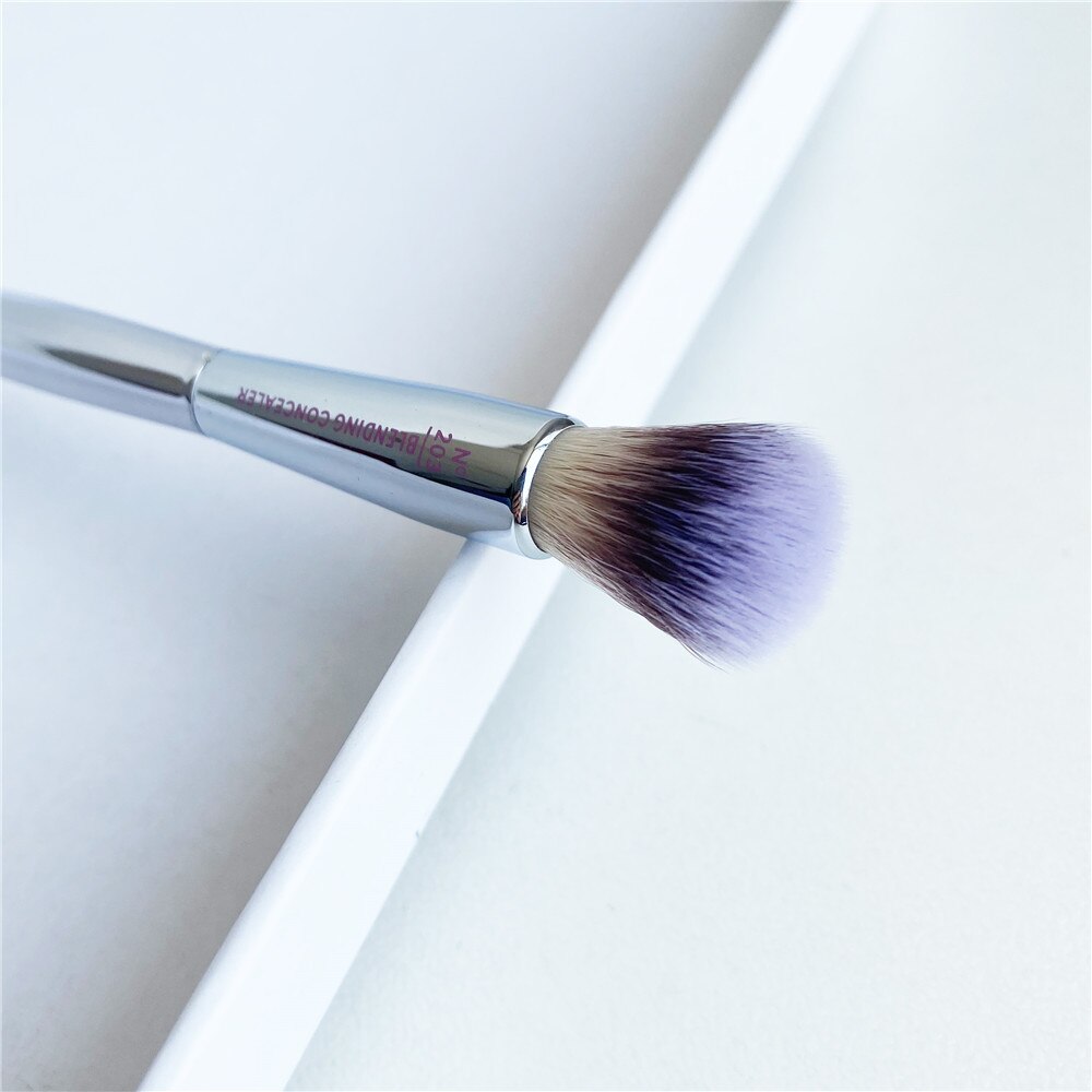 BLENDING CONCEALER BRUSH #203