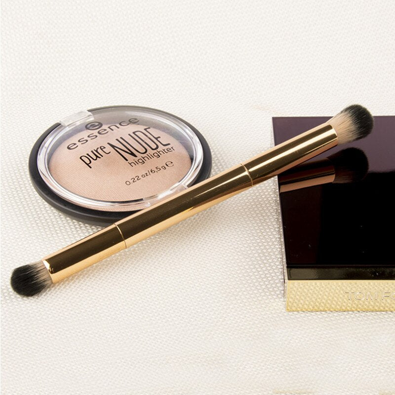 The Airbrusher Double-Ended Concealer Brush