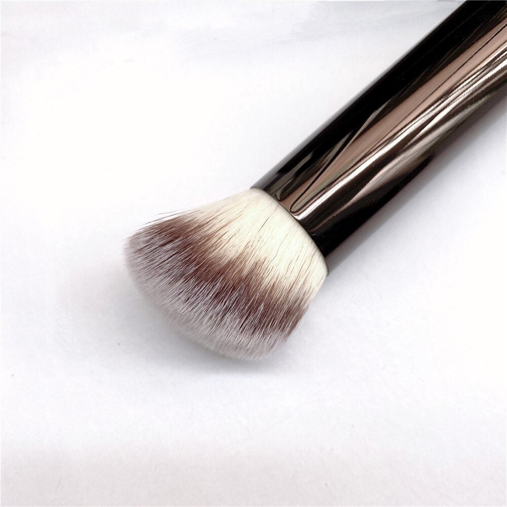 Vanish Seamless Finish Foundation Brush