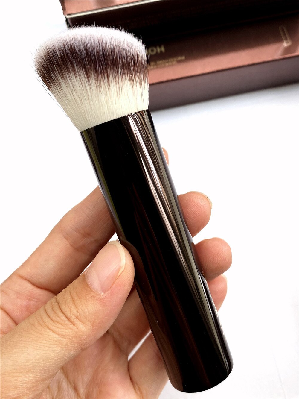 Vanish Seamless Finish Foundation Brush